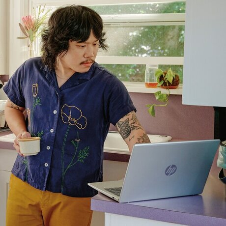 HP 14-EP0026LA Notebook Mr.Fabuloso Ecuador